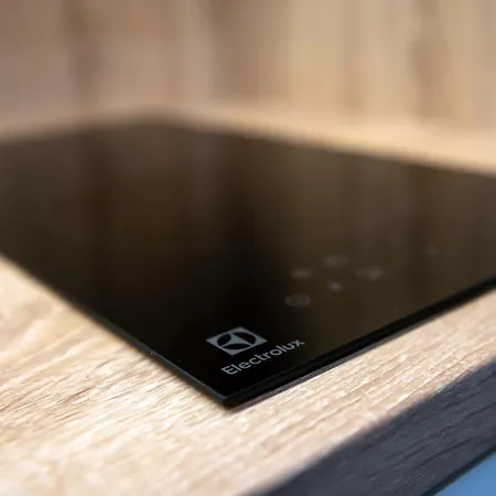 Raspberry And Apartamento