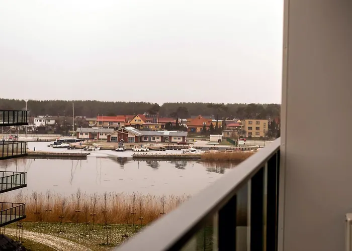 Raspberry And Apartamento