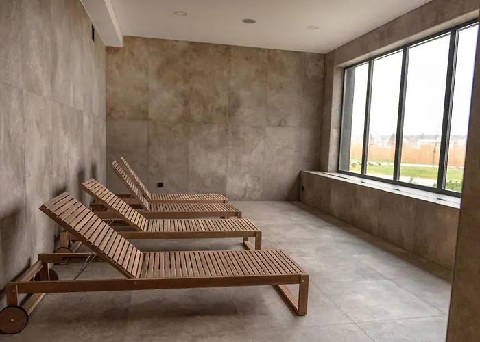 Raspberry And Apartamento