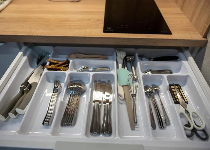 Raspberry And Apartamento