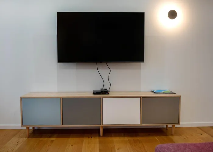 Raspberry And Apartamento